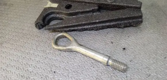 Mercedes-Benz C W203 Towing hook eye