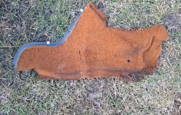 Mercedes-Benz W123 Front floor carpet liner 