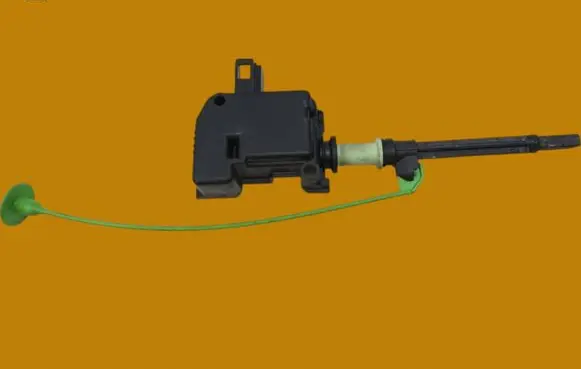 Fuel tank cap lock