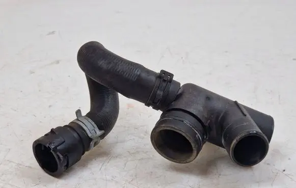 Jaguar XE Engine coolant pipe/hose G4D35H370AA