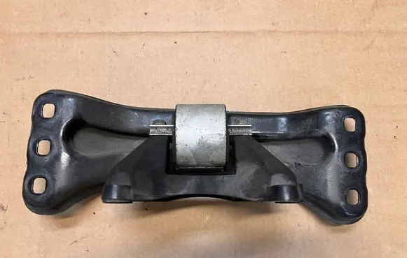 Mercedes-Benz E W238 Gearbox mounting bracket A2052420440