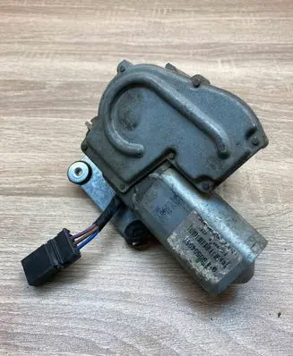 Opel Vectra B Rear window wiper motor 90504985
