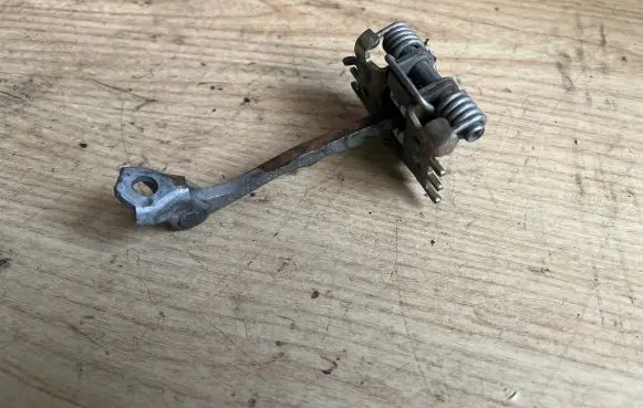Renault Laguna II Front door check strap stopper