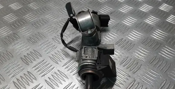 Toyota Avensis T250 Ignition lock 450200504 8978305010