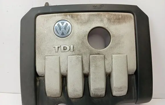 Volkswagen Jetta V Engine cover (trim) SK03G103925