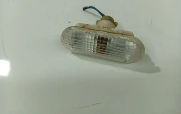 Ford C-MAX I Front fender indicator light 4M5A13K309AA