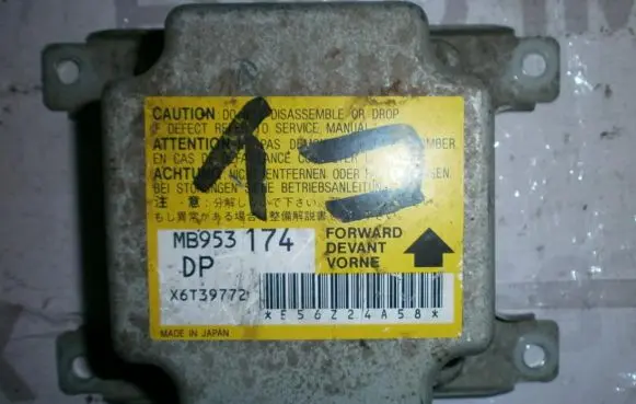 Mitsubishi Colt Airbag control unit/module MB953174 X6T39772