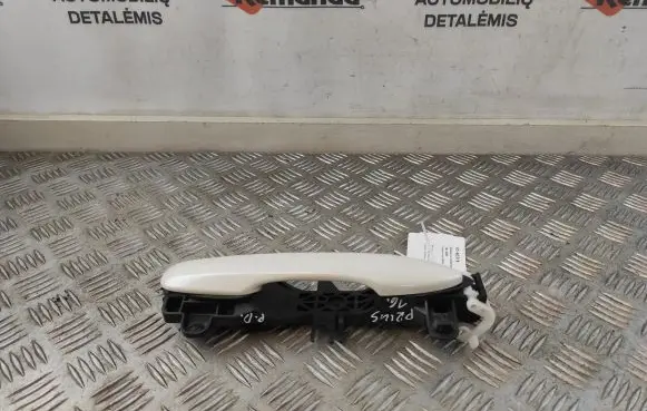 Toyota Prius (XW50) Front door exterior handle 69FR2