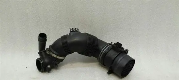 Volkswagen Golf VII Mass air flow meter 04L131512D