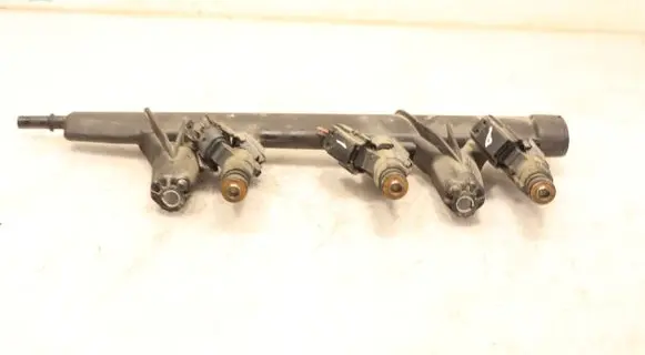 Peugeot 208 Fuel main line pipe