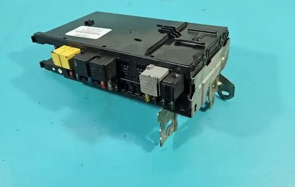 Mercedes-Benz C W203 Fuse box set 2035450701 IMPRK1522670