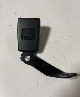 Audi TT Mk1 Rear seatbelt buckle 8N885773901C