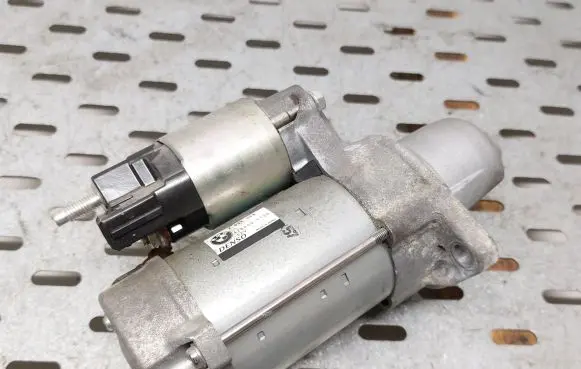 BMW 5 F10 F11 Starter motor 7631558 4280009130