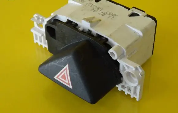 Ford Focus Hazard light switch 2M5T13A350AA