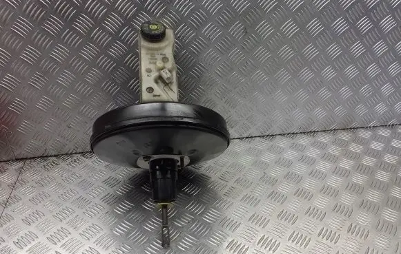 Renault Megane II Brake booster 8200453735