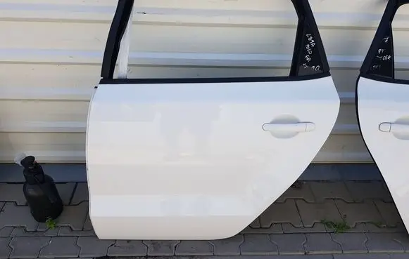 Volkswagen Polo V 6R Rear door