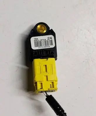 Toyota Verso Airbag deployment crash/impact sensor 89831-0F010 1519100456