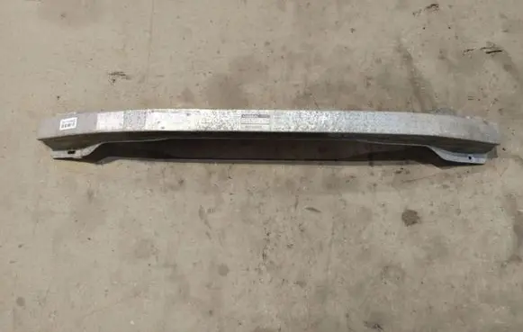 Nissan Primera Front bumper cross member
