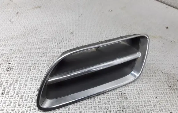 Nissan Primera Front bumper upper radiator grill 62332F