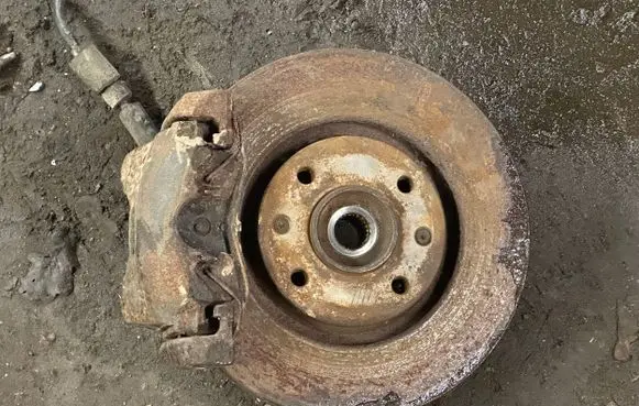 Citroen C4 Grand Picasso Front wheel hub
