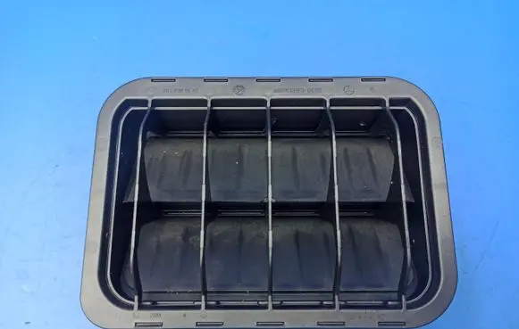 Mercedes-Benz SLK R171 Quarter panel pressure vent 2038300142
