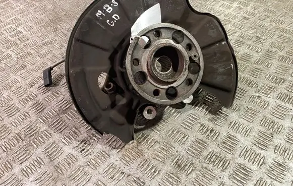 Rear wheel hub