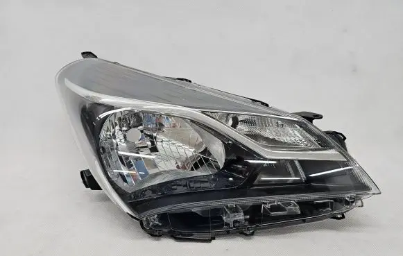 Toyota Yaris Headlight/headlamp
