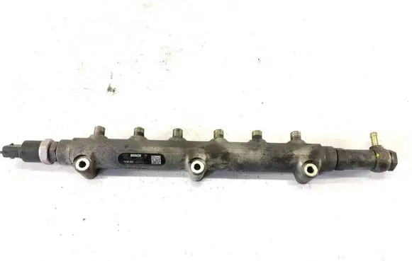 Volvo V70 Fuel main line pipe 0445215010 8658252
