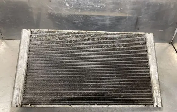 BMW 5 E60 E61 Coolant radiator 7795878