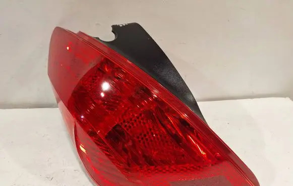 Peugeot 308 Rear/tail lights 9680425780