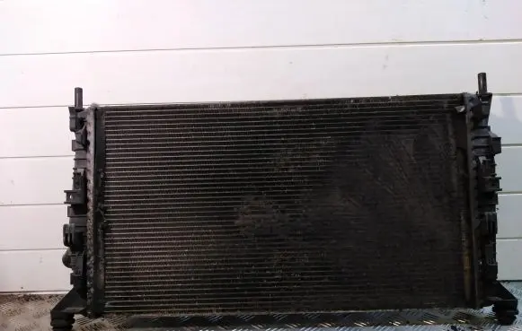 Ford Focus Coolant radiator 3M5H8005TL