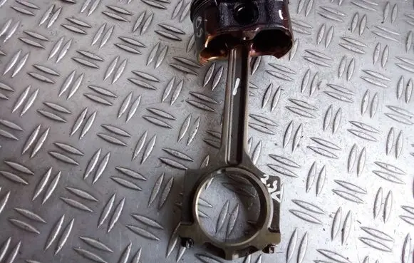 Ford Galaxy Piston with connecting rod