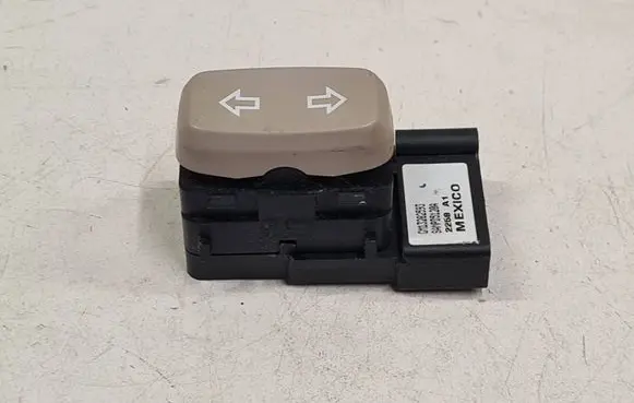 Opel Insignia A Seat control switch 13282593