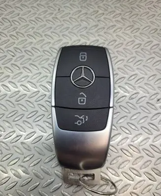 Mercedes-Benz CLA C118 X118 Ignition key/card A1779050908