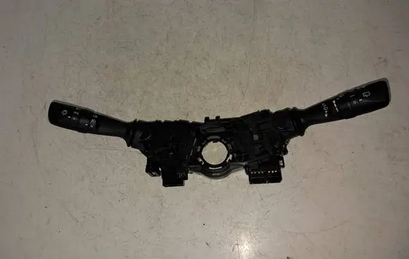 Wiper turn signal indicator stalk/switch