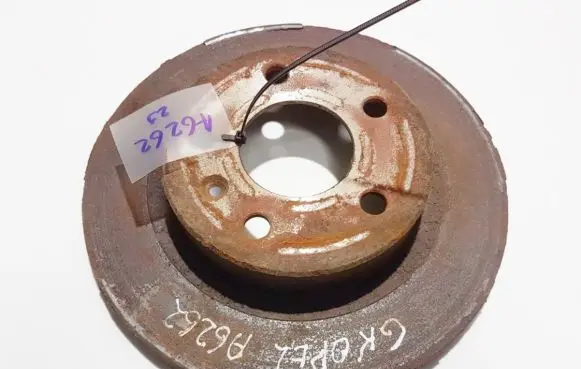 Opel Zafira A Rear brake disc neventiliuojamas
