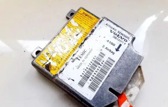 Volvo S40, V40 Airbag control unit/module 30613471f 982850390f