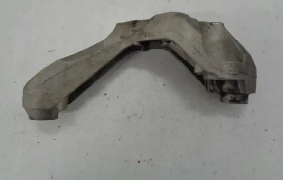 Opel Mokka Engine mounting bracket 42364943