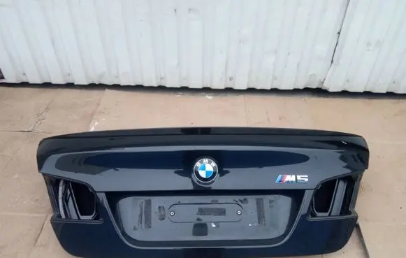 BMW M5 Tailgate/trunk/boot lid