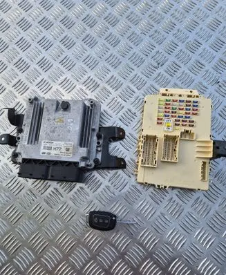 Hyundai i40 Engine ECU kit and lock set EDC17C57 391402A545 0281032311