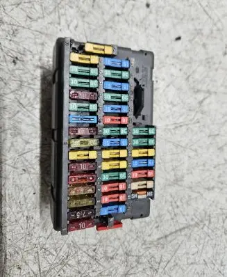Peugeot 607 Fuse module 94534783