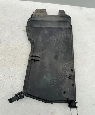 Mercedes-Benz E W212 Fuse box cover A2125400082