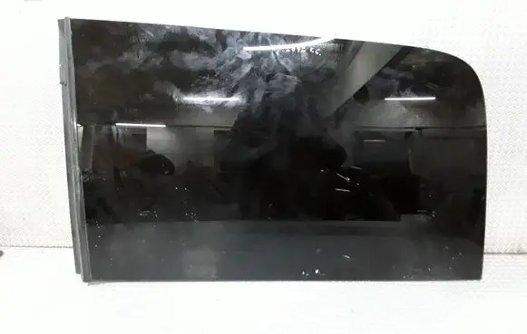 Nissan Prairie Rear side window