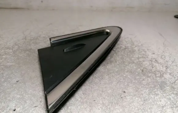 Toyota Avensis T270 Front door trim (molding) 60118-05021