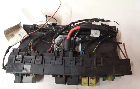 Mercedes-Benz C W203 Fuse module 2095450701 5DK00848611