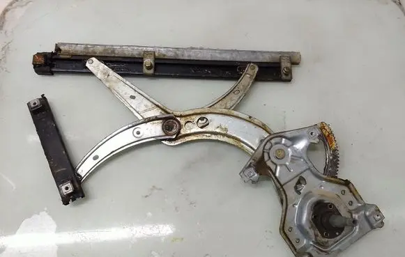 Volkswagen PASSAT B4 Front door manual window regulator 3A0837401B