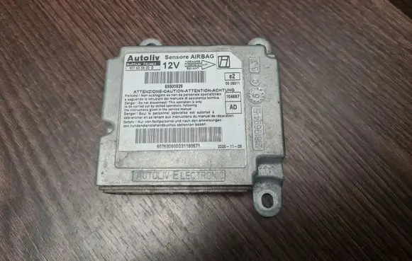 Iveco Daily 4th gen Airbag control unit/module 21619695 216196945