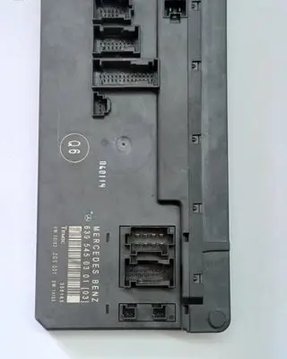 Mercedes-Benz Vito Viano W639 SAM control unit 6395450301