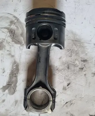 Mercedes-Benz Sprinter W901 W902 W903 W904 Piston with connecting rod