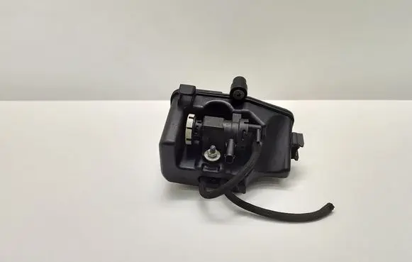 Vacuum air tank